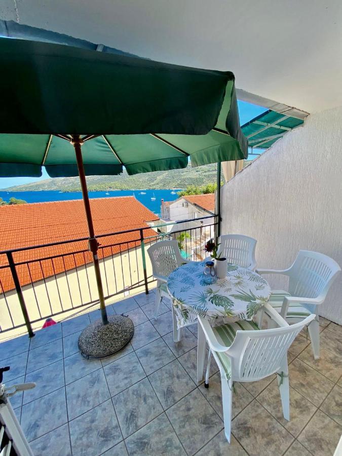 Apartmani Ines Marina Exterior photo