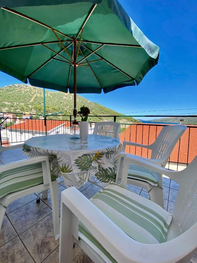 Apartmani Ines Marina Exterior photo