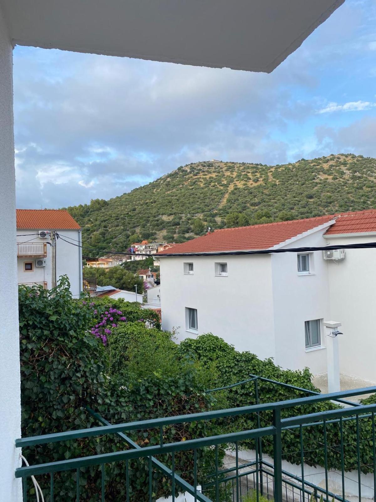 Apartmani Ines Marina Exterior photo